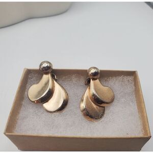 Barclay vintage Gold plated peacock shine estate clip on‎ earrings